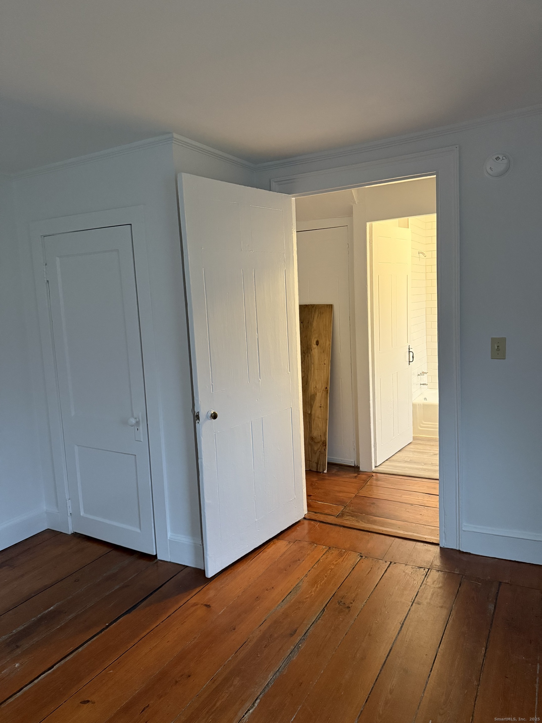 259 Old Whitfield Street 1