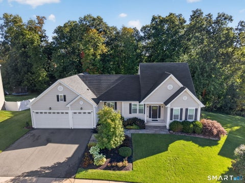 Photo of 36 W Poplar Road, Middletown, CT 06457 (MLS # 24210098)