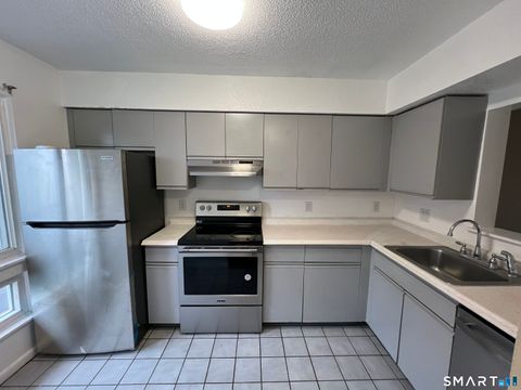 Photo of 1423 Quinnipiac Avenue #812, New Haven, CT 06513 (MLS # 24145936)