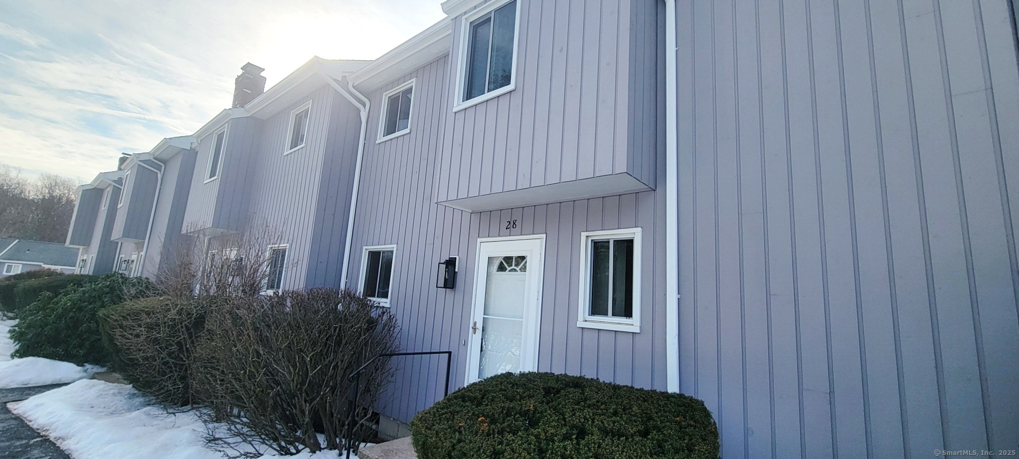 Monika Lane 28, Brookfield, Connecticut - 2 Bedrooms  
2 Bathrooms  
5 Rooms - 