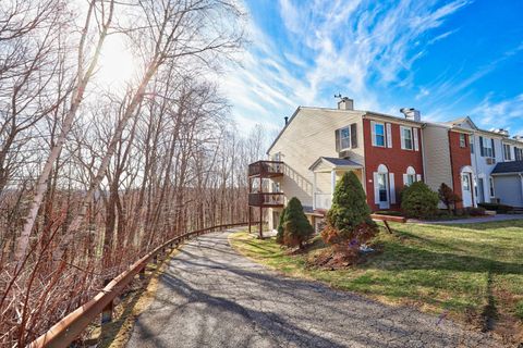 Condo For Sale - 144 Spyglass Court #144<br/> Torrington, CT 06790