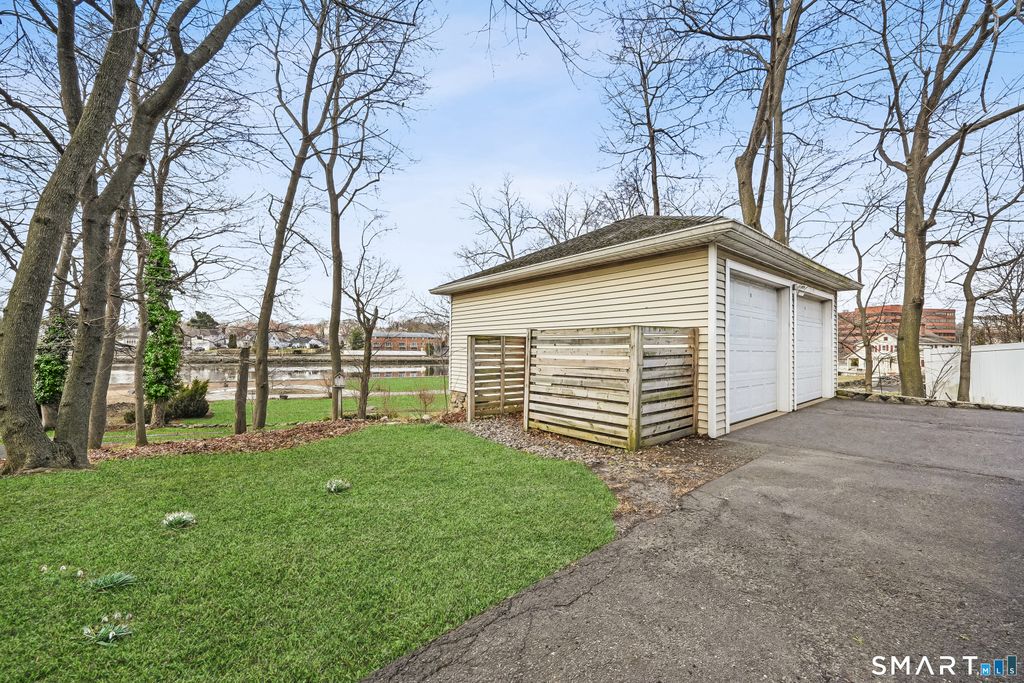 Photo of 2646 Boston Post Road, Darien, CT 06820 (MLS # 24162337)