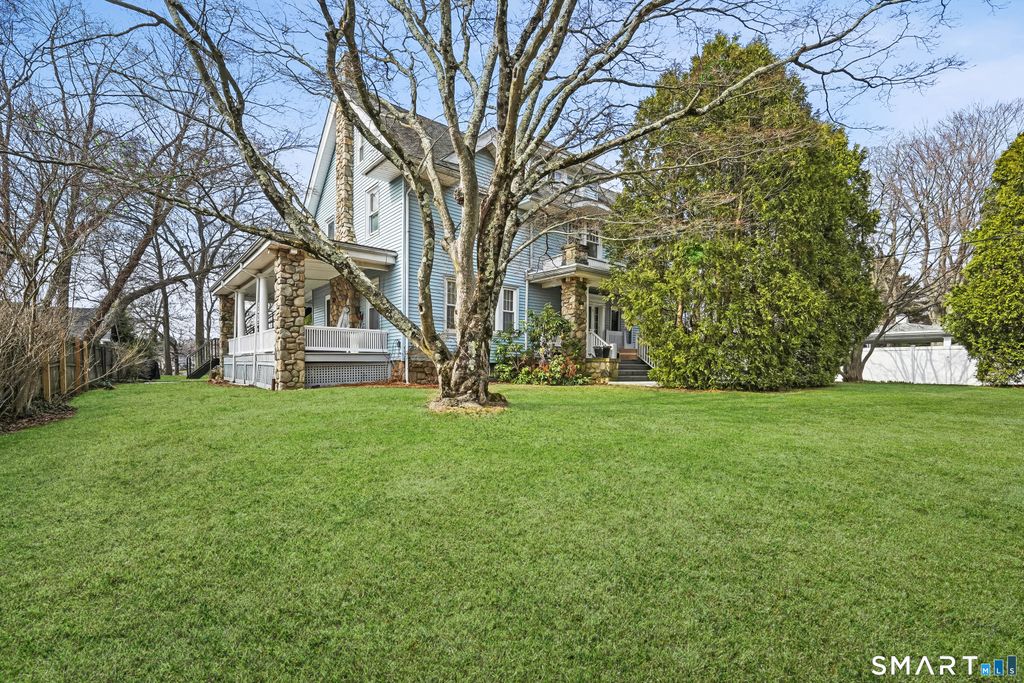 Photo of 2646 Boston Post Road, Darien, CT 06820 (MLS # 24162337)