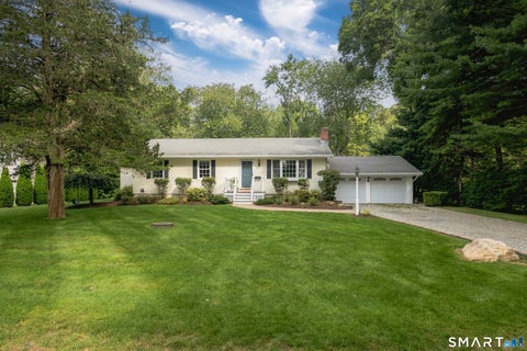 Homes For Sale - 12 Sunset Drive<br/> New London County, Old Lyme, CT 06371