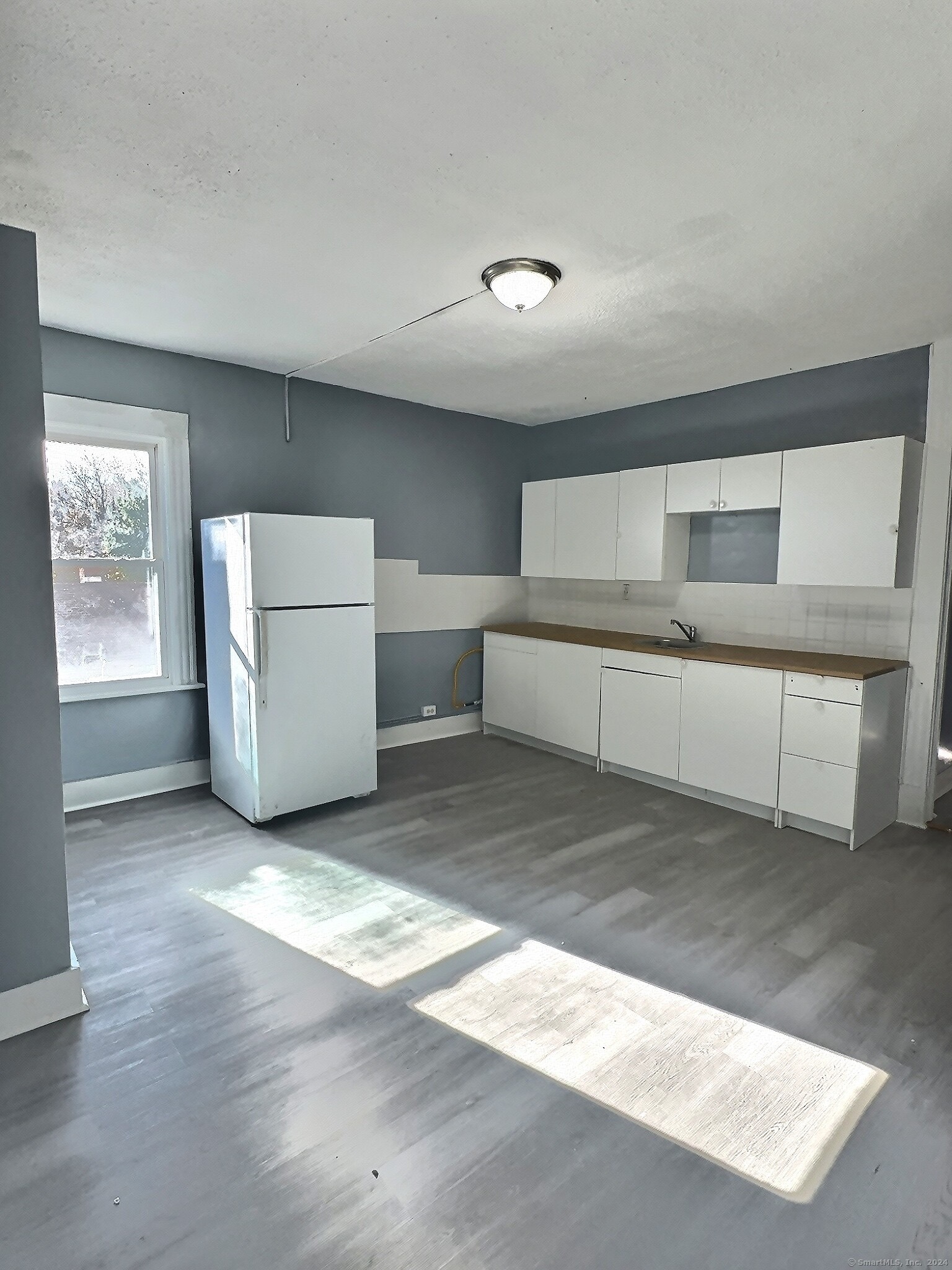 206 Clark Street 2nd Floor, New Britain, Connecticut - 3 Bedrooms  
1 Bathrooms  
6 Rooms - 