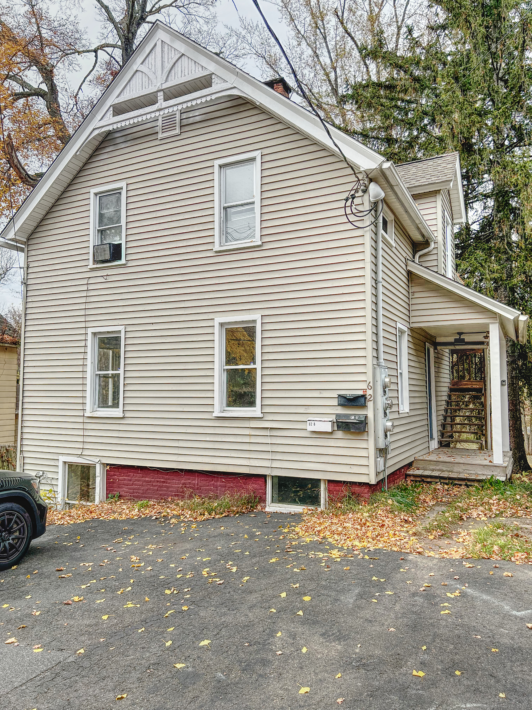 62 West Street B, New Milford, Connecticut - 1 Bedrooms  
1 Bathrooms  
4 Rooms - 