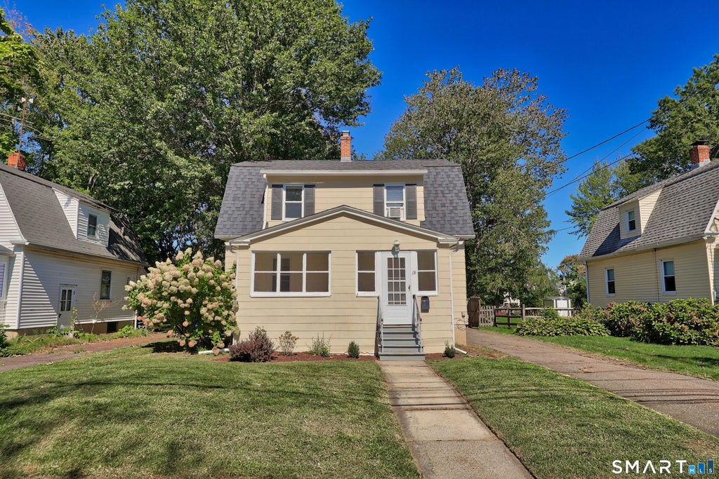 Photo of 118 Englewood Avenue, West Hartford, CT 06110 (MLS # 24209783)