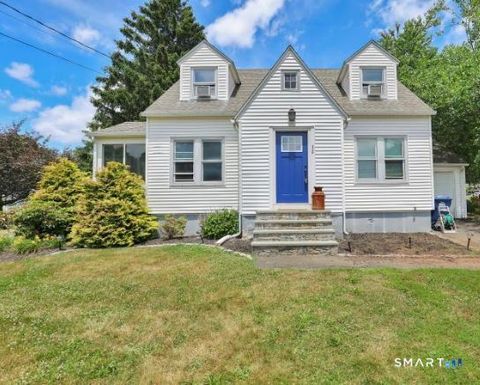 Homes For Sale - 32 Maple Street<br/> Middlesex County, Middlefield, CT 06481