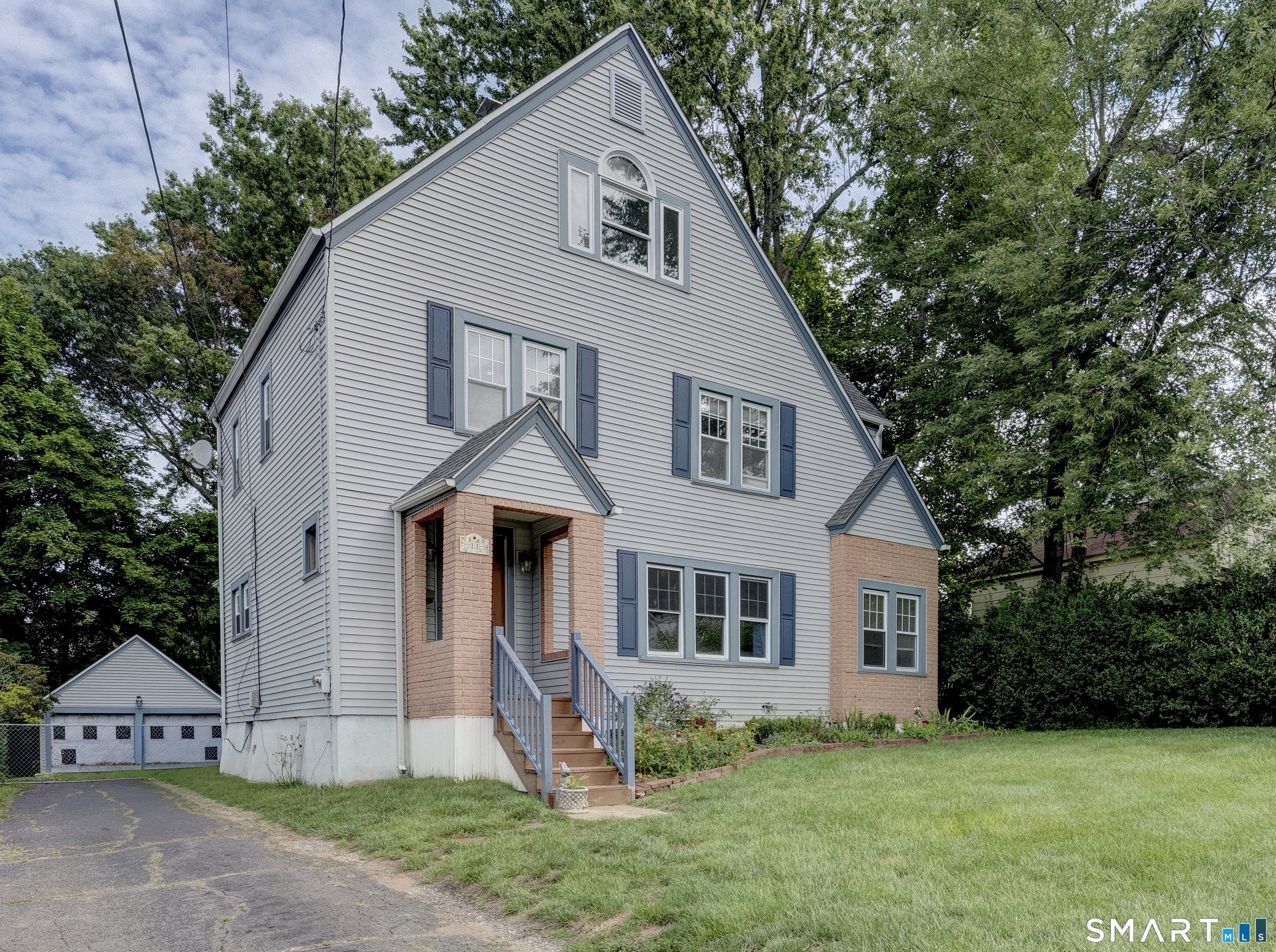 11 Dix Road