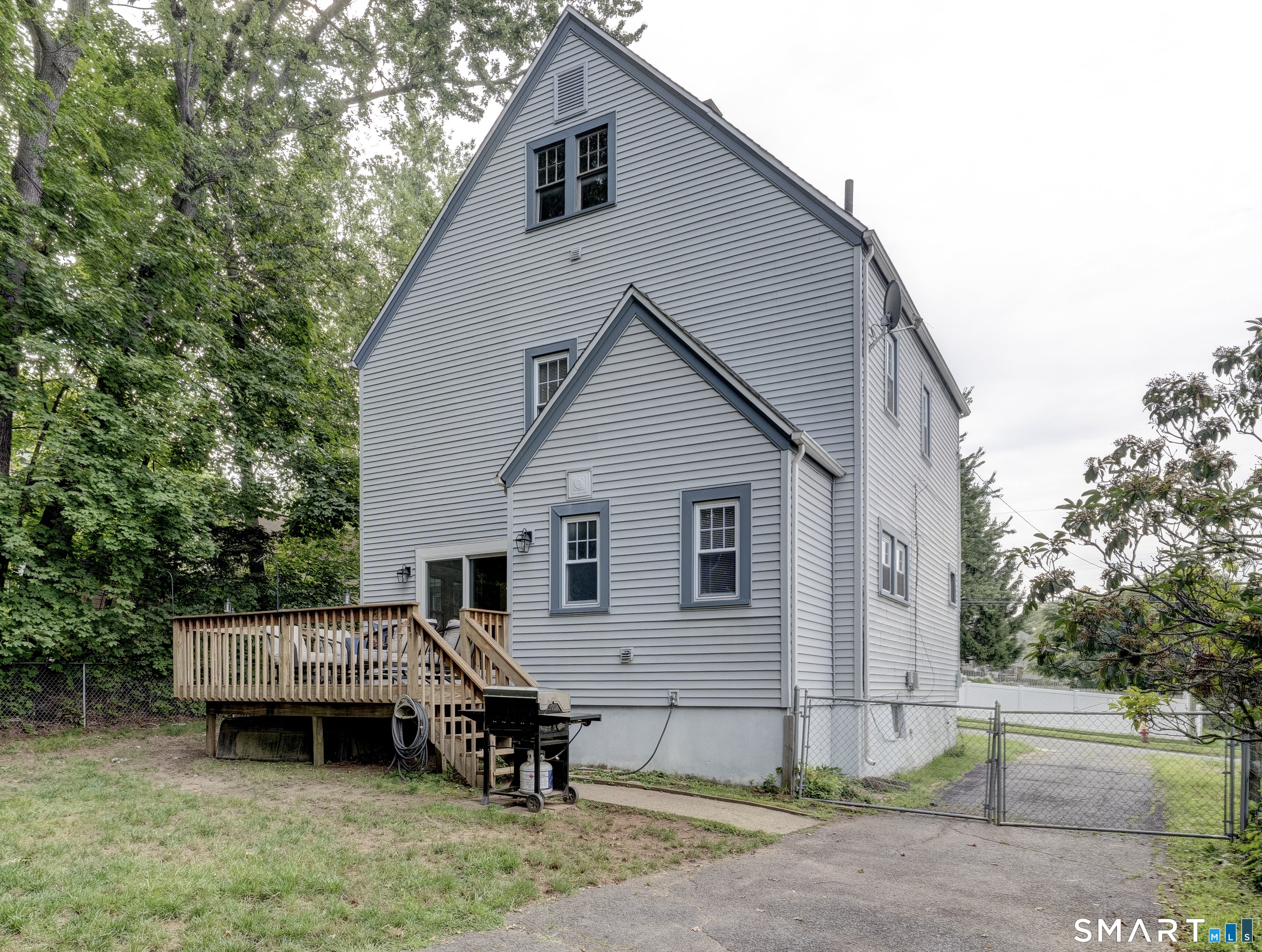 11 Dix Road