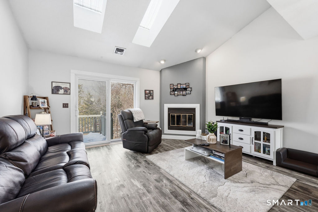 1469 Farmington Avenue 56