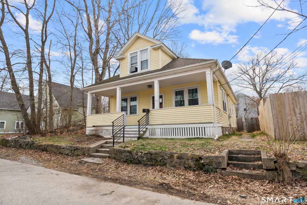 Photo of 39 Oakridge Street, Norwich, CT 06360 (MLS # 24163933)