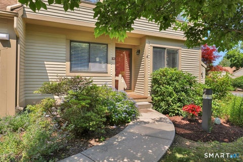 Photo of 26 Ashford Drive #26, Avon, CT 06001 (MLS # 24197521)
