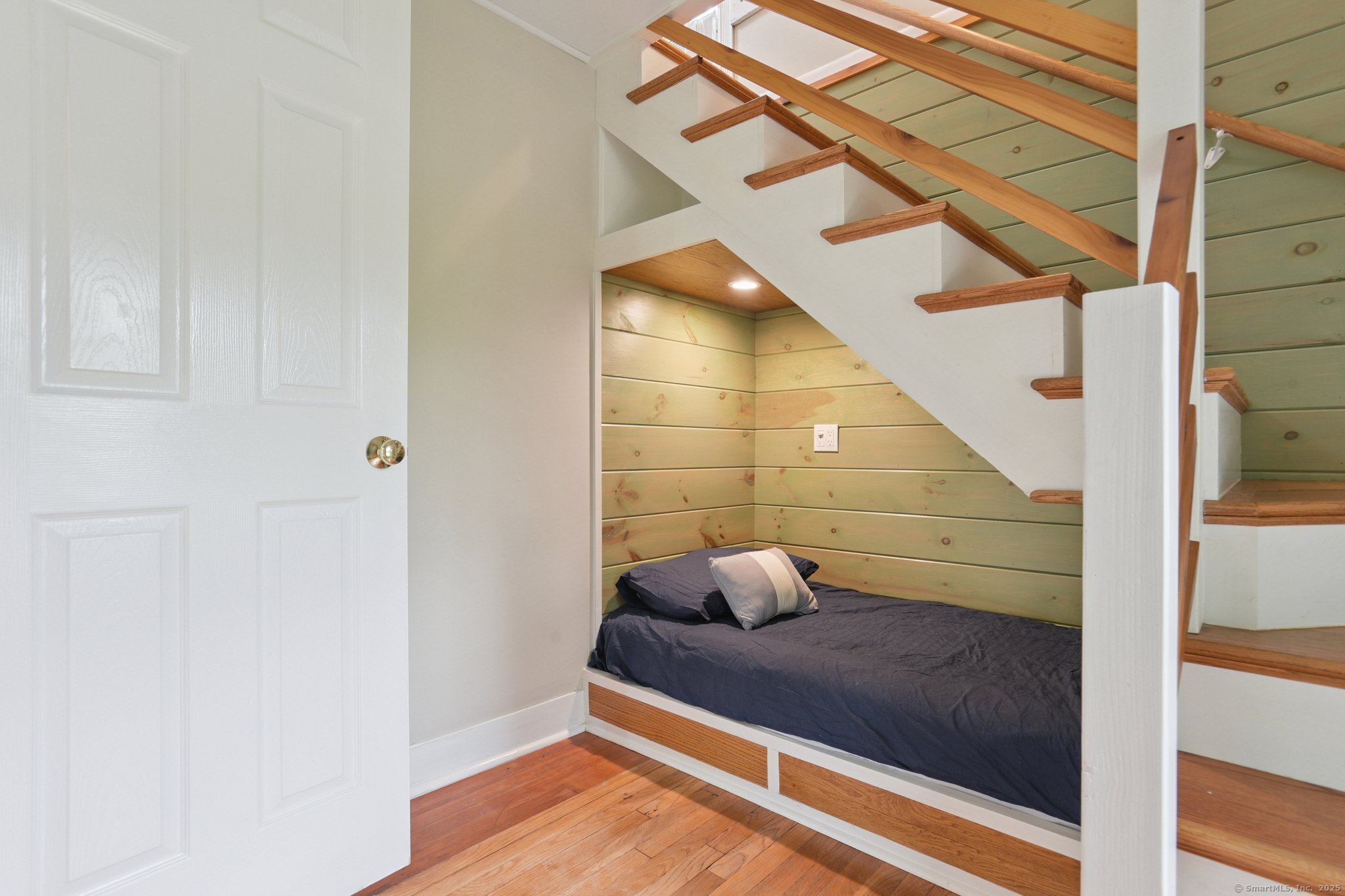 East Lyme, Connecticut 06357, United States, 3 Bedrooms Bedrooms, ,3 BathroomsBathrooms,Residential,Coming Soon,168002