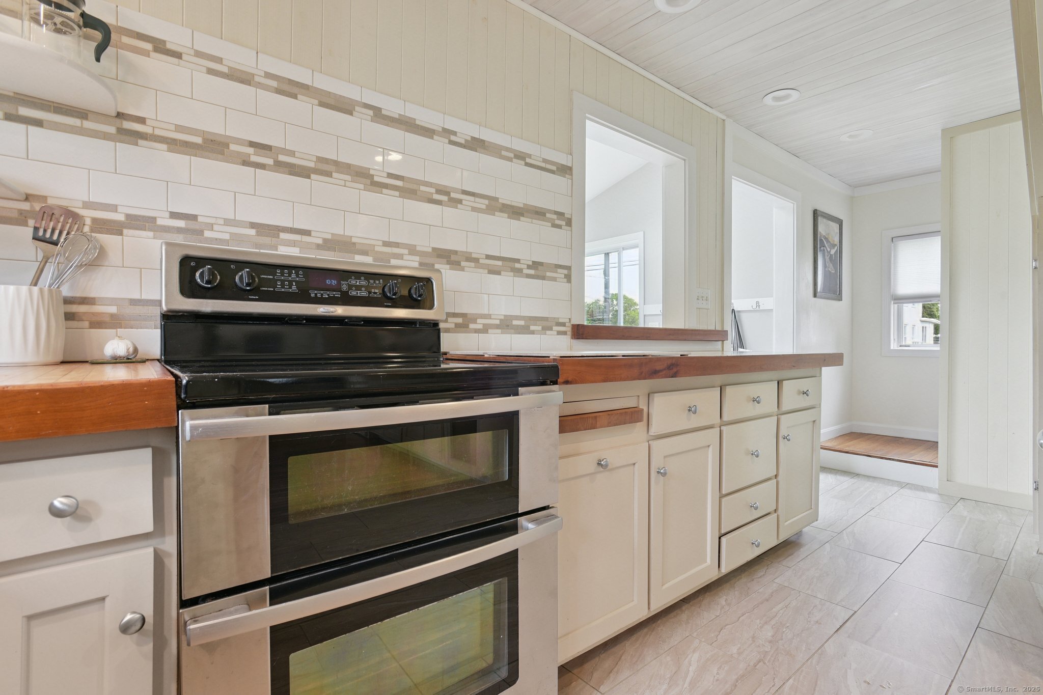 East Lyme, Connecticut 06357, United States, 3 Bedrooms Bedrooms, ,3 BathroomsBathrooms,Residential,Coming Soon,168002