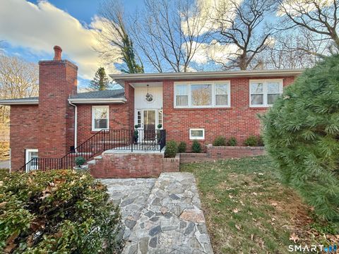 36 Center Drive Greenwich CT 06870