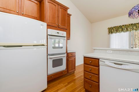 Tiny photo for 301 Fairway Drive #301, Oxford, CT 06478 (MLS # 24151318)