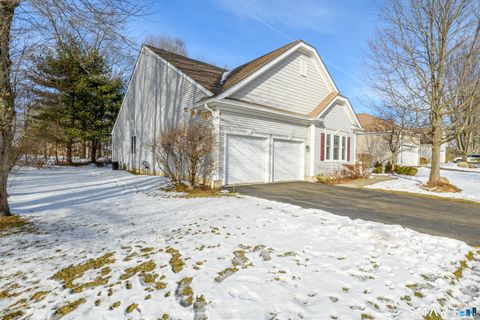 Tiny photo for 301 Fairway Drive #301, Oxford, CT 06478 (MLS # 24151318)