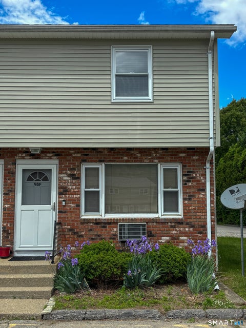 Condo For Sale - 98 Canterbury Road #F<br/> Plainfield, CT 06374