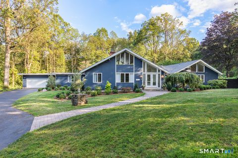 5 Mohawk Lane Woodbridge CT 06525