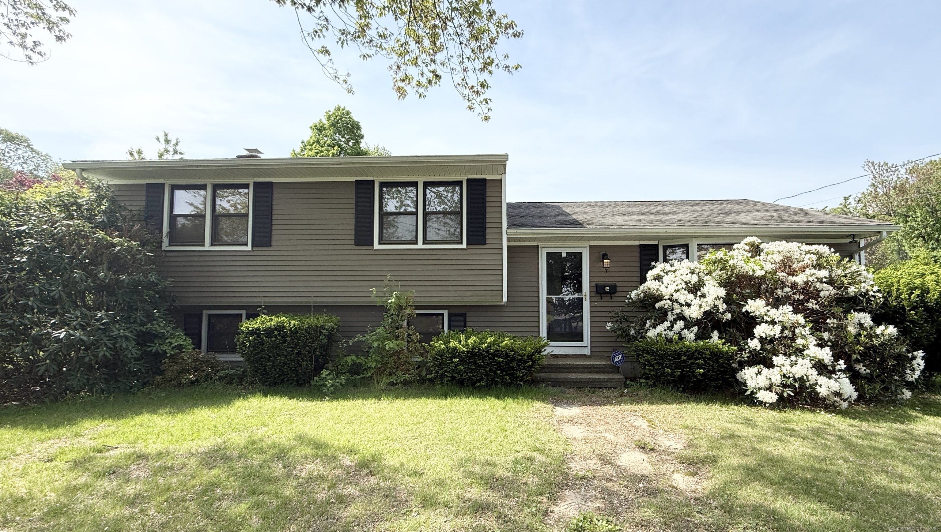 Property for Sale at Welland Avenue, Waterbury, Connecticut - Bedrooms: 2 
Bathrooms: 1 
Rooms: 6  - $269,000