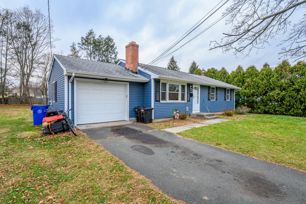 Photo of 124 Bel Aire Circle, Windsor Locks, CT 06096 (MLS # 24142874)