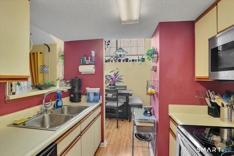 Tiny photo for 285 Carriage Crossing Lane #285, Middletown, CT 06457 (MLS # 24148254)