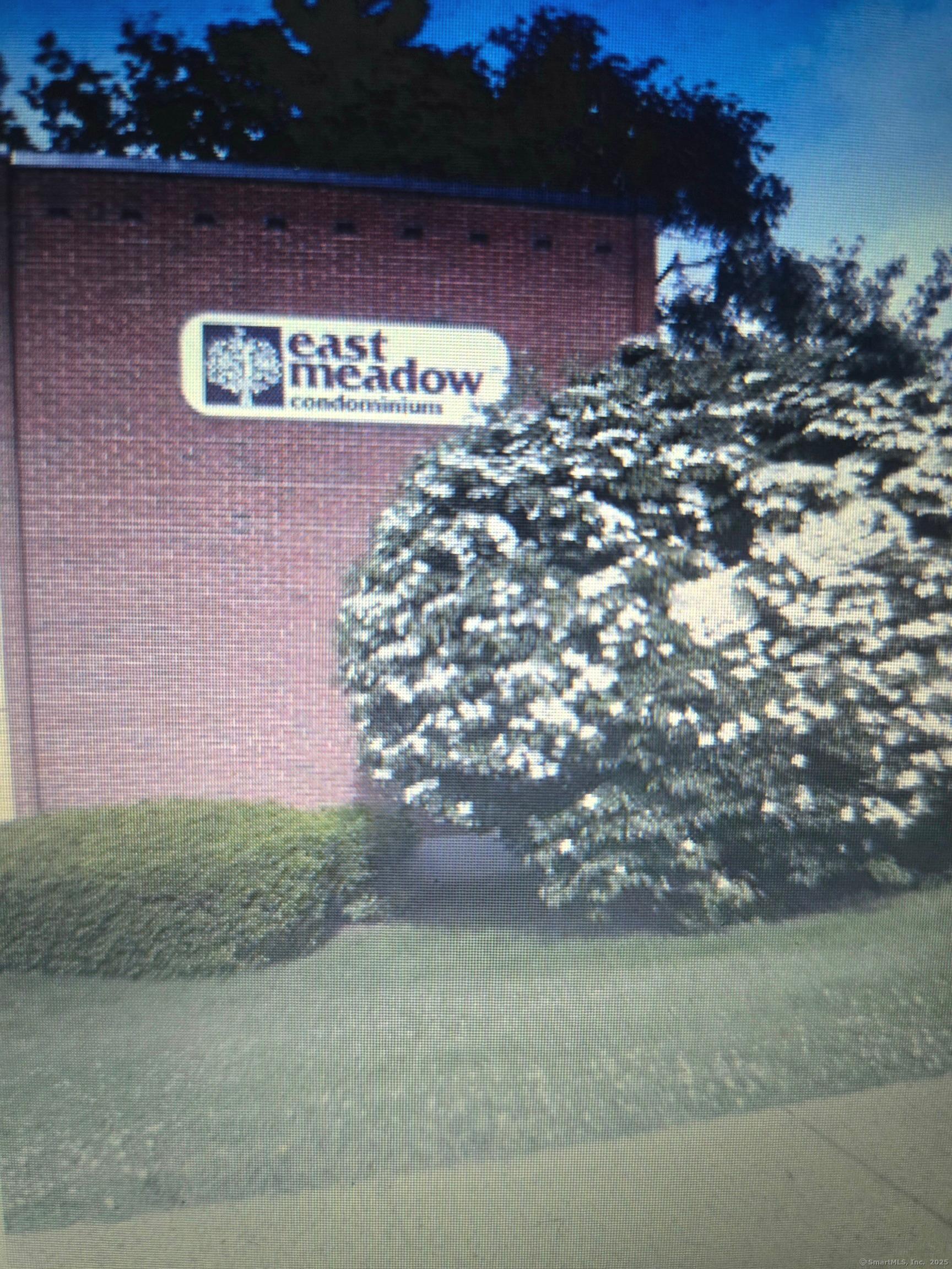 Thompson Road Apt B, Manchester, Connecticut - 1 Bedrooms  
1 Bathrooms  
3 Rooms - 