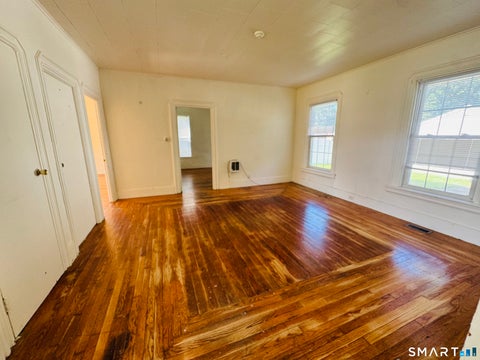 Multifamily For Sale - 9 Providence Street<br/> Windham County, Putnam, CT 06260
