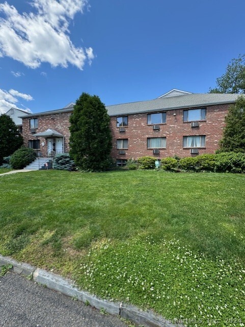 Norwalk, Connecticut 06850, United States, 1 Bedroom Bedrooms, ,1 BathroomBathrooms,Residential,Active,149932