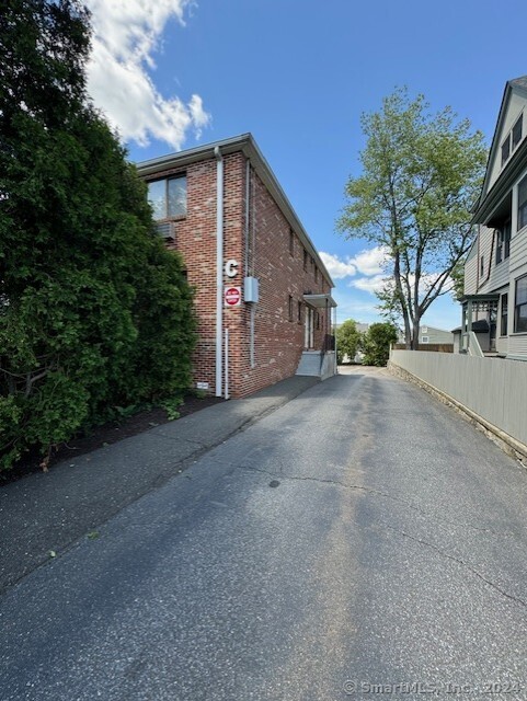 Norwalk, Connecticut 06850, United States, 1 Bedroom Bedrooms, ,1 BathroomBathrooms,Residential,Active,149932