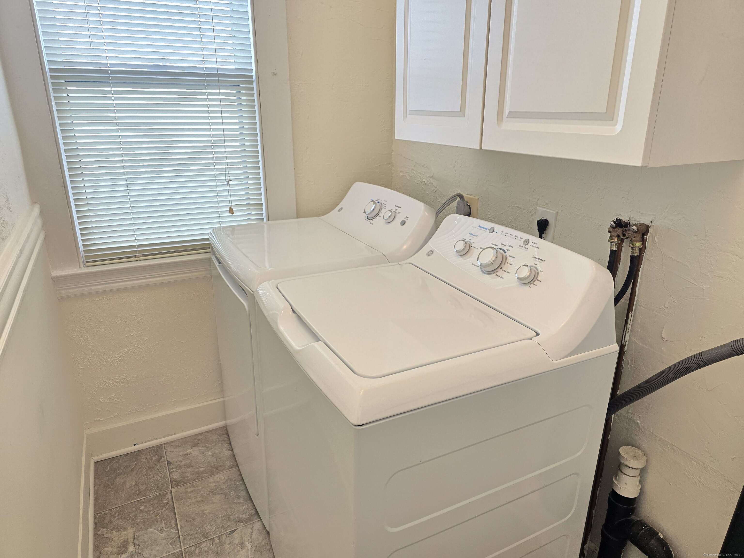 East Hartford, Connecticut 06108, United States, 2 Bedrooms Bedrooms, ,1 BathroomBathrooms,Residential,Active,189275