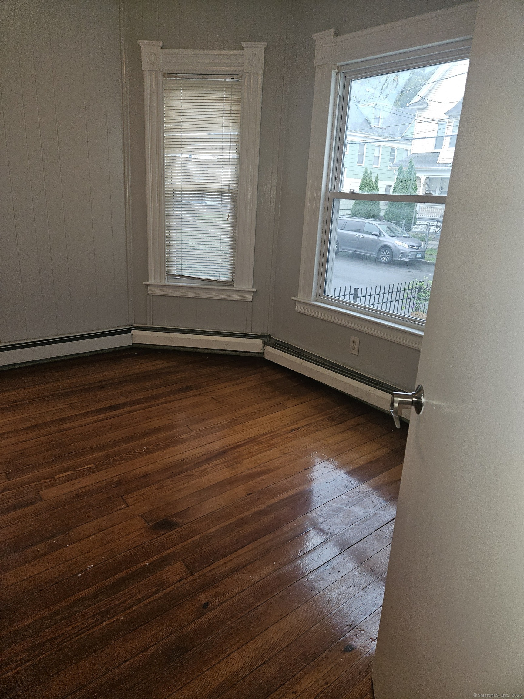 Hartford, Connecticut 06106, United States, 3 Bedrooms Bedrooms, ,1 BathroomBathrooms,Residential,Active,219599