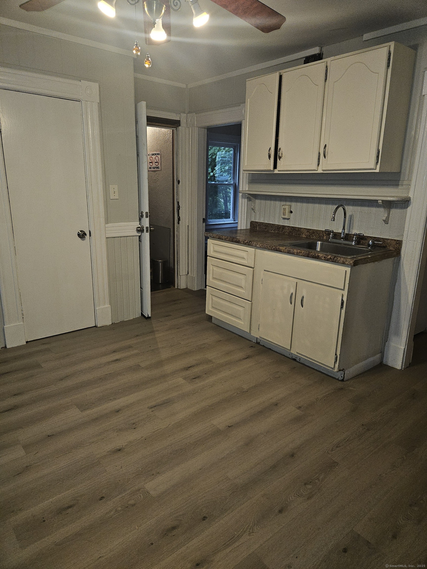 Hartford, Connecticut 06106, United States, 3 Bedrooms Bedrooms, ,1 BathroomBathrooms,Residential,Active,219599