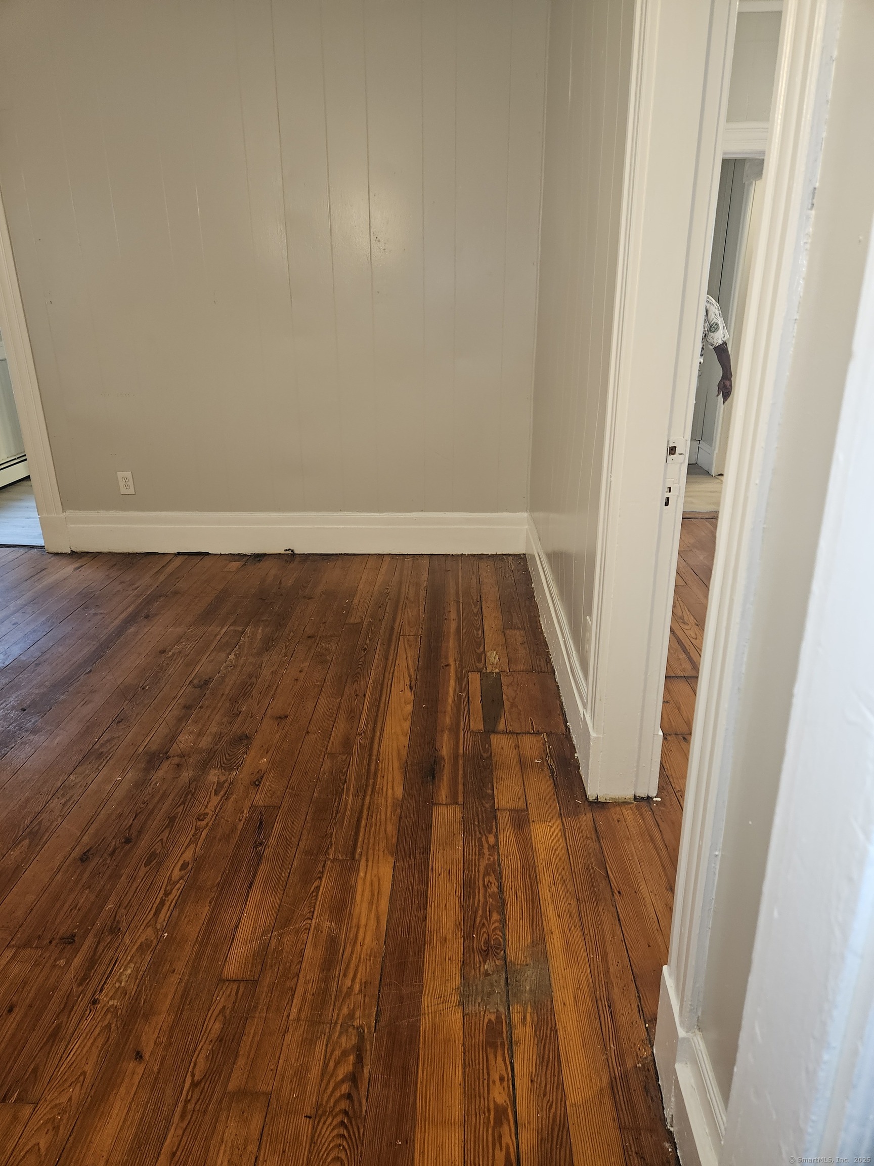 Hartford, Connecticut 06106, United States, 3 Bedrooms Bedrooms, ,1 BathroomBathrooms,Residential,Active,219599