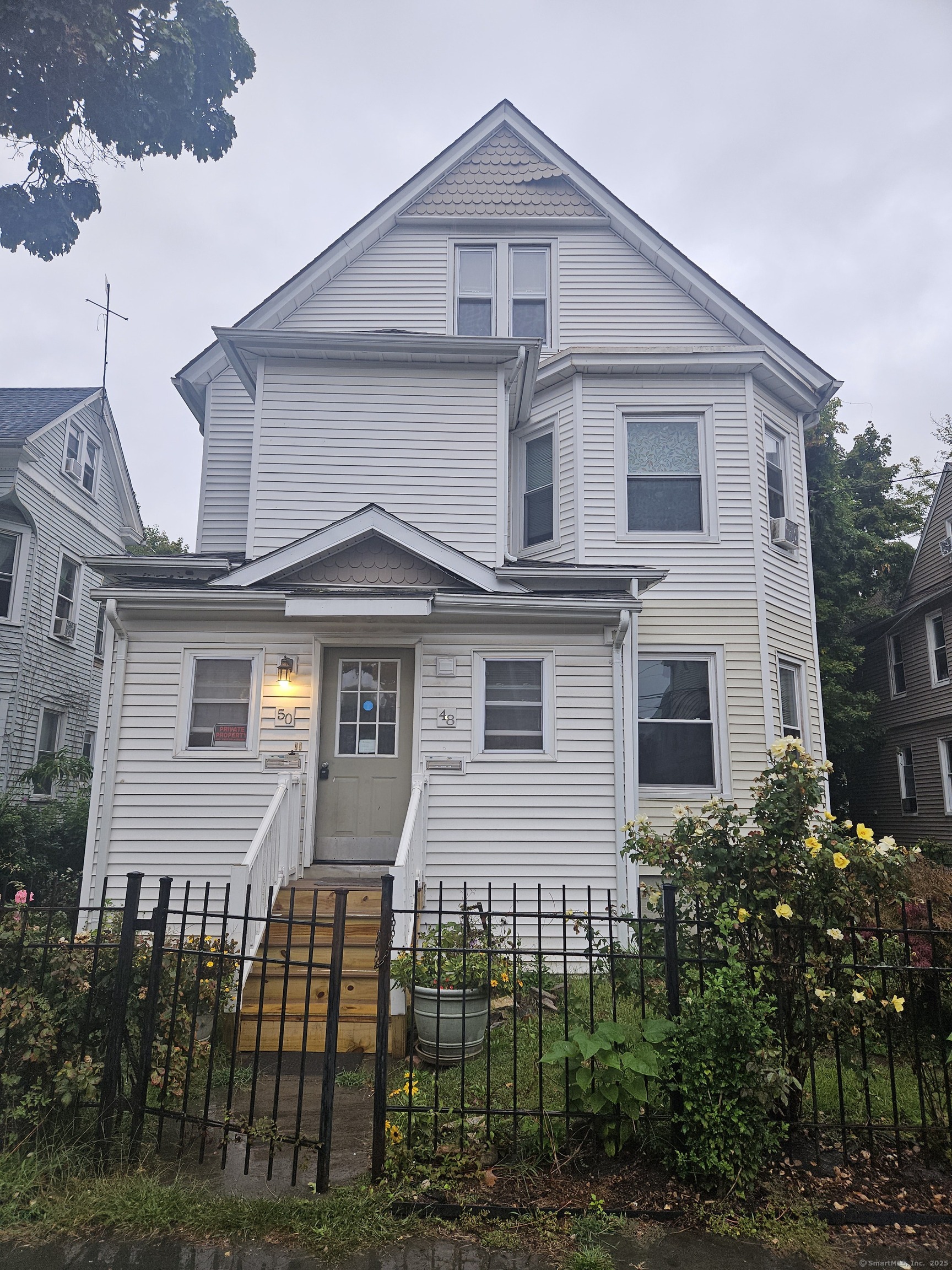 Hartford, Connecticut 06106, United States, 3 Bedrooms Bedrooms, ,1 BathroomBathrooms,Residential,Active,219599