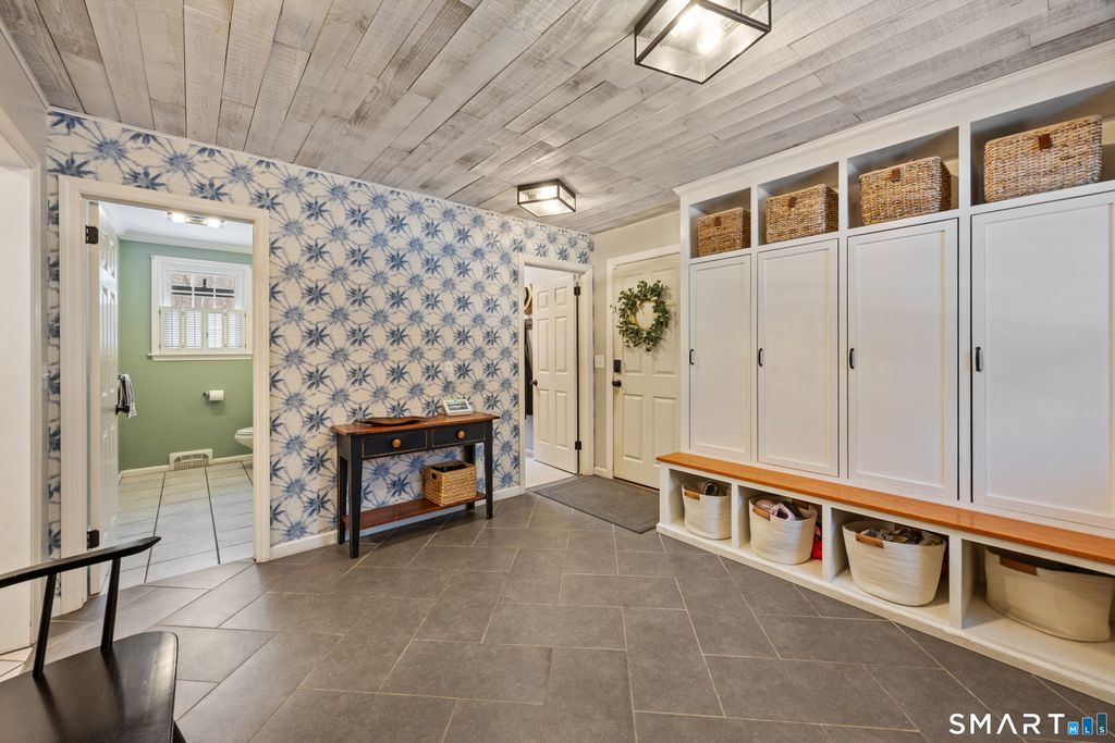 Photo of 5 Crosswood Road, Farmington, CT 06032 (MLS # 24144988)