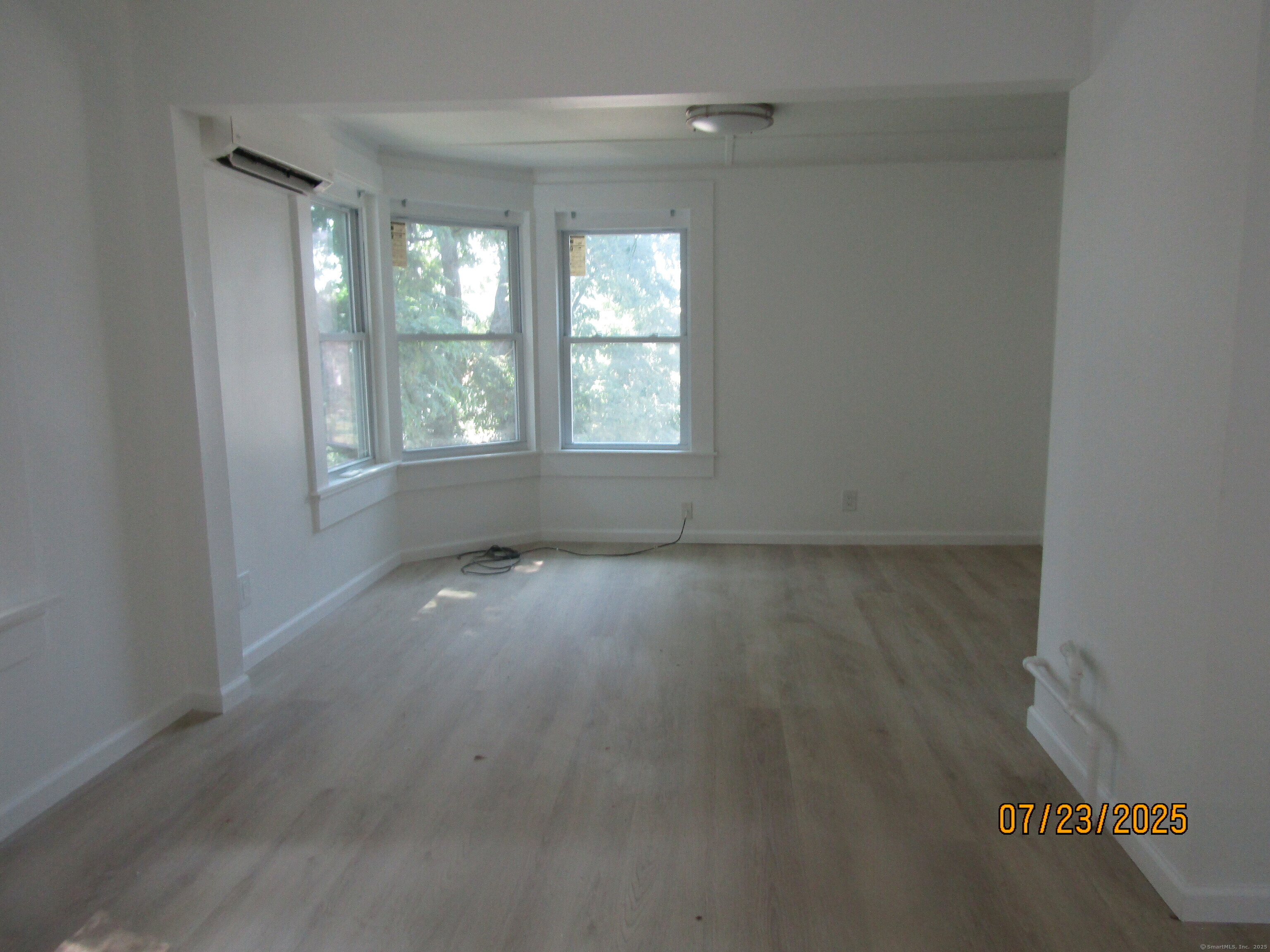 319 Valley Street 4