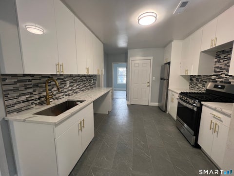 Photo of 268 Davenport Avenue #2, New Haven, CT 06519 (MLS # 24196065)