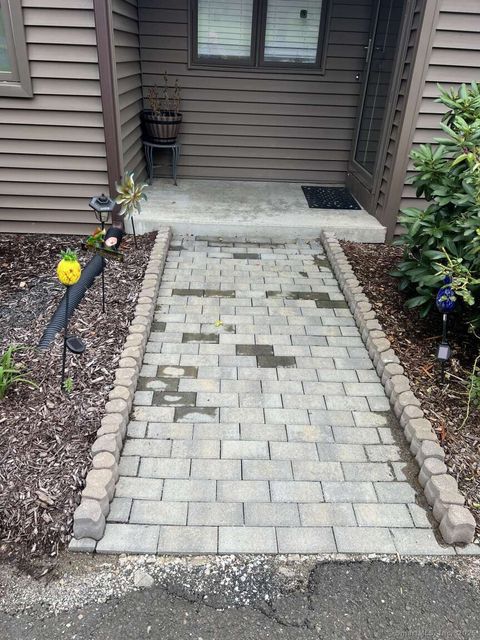Tiny photo for 2 Twin Oaks #2, New Milford, CT 06776 (MLS # 24134235)