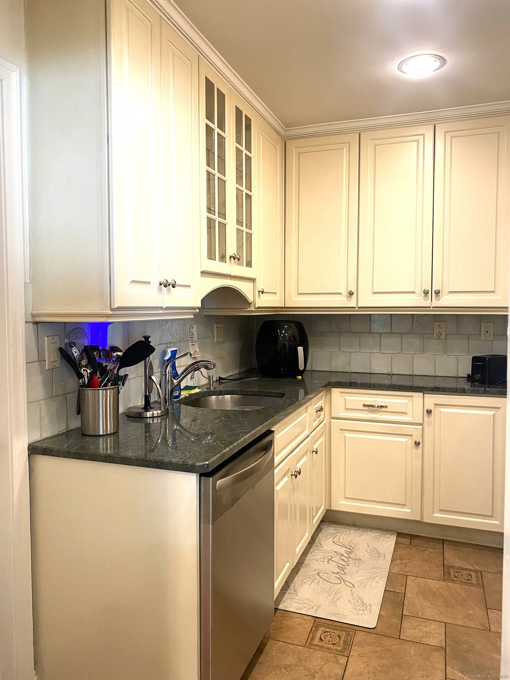 62 Wood Ridge Drive, Stamford, Connecticut image 8