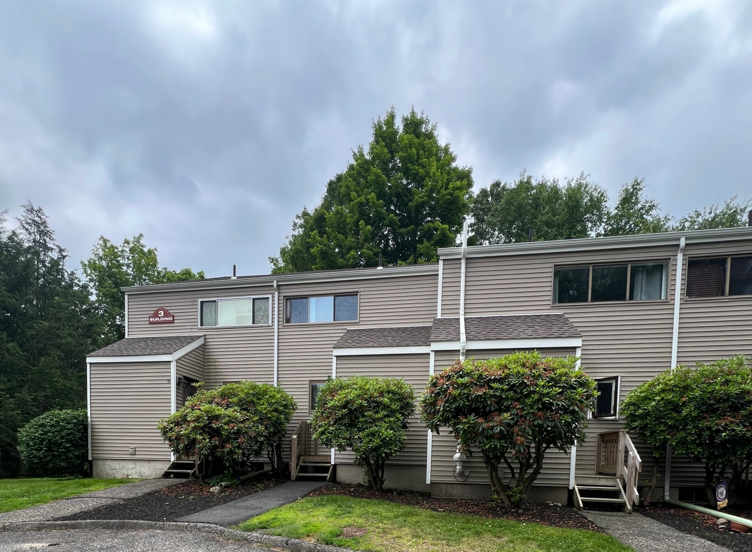 Property for Sale at Brook Street Apt 3C, Naugatuck, Connecticut - Bedrooms: 2 
Bathrooms: 2 
Rooms: 5  - $215,000