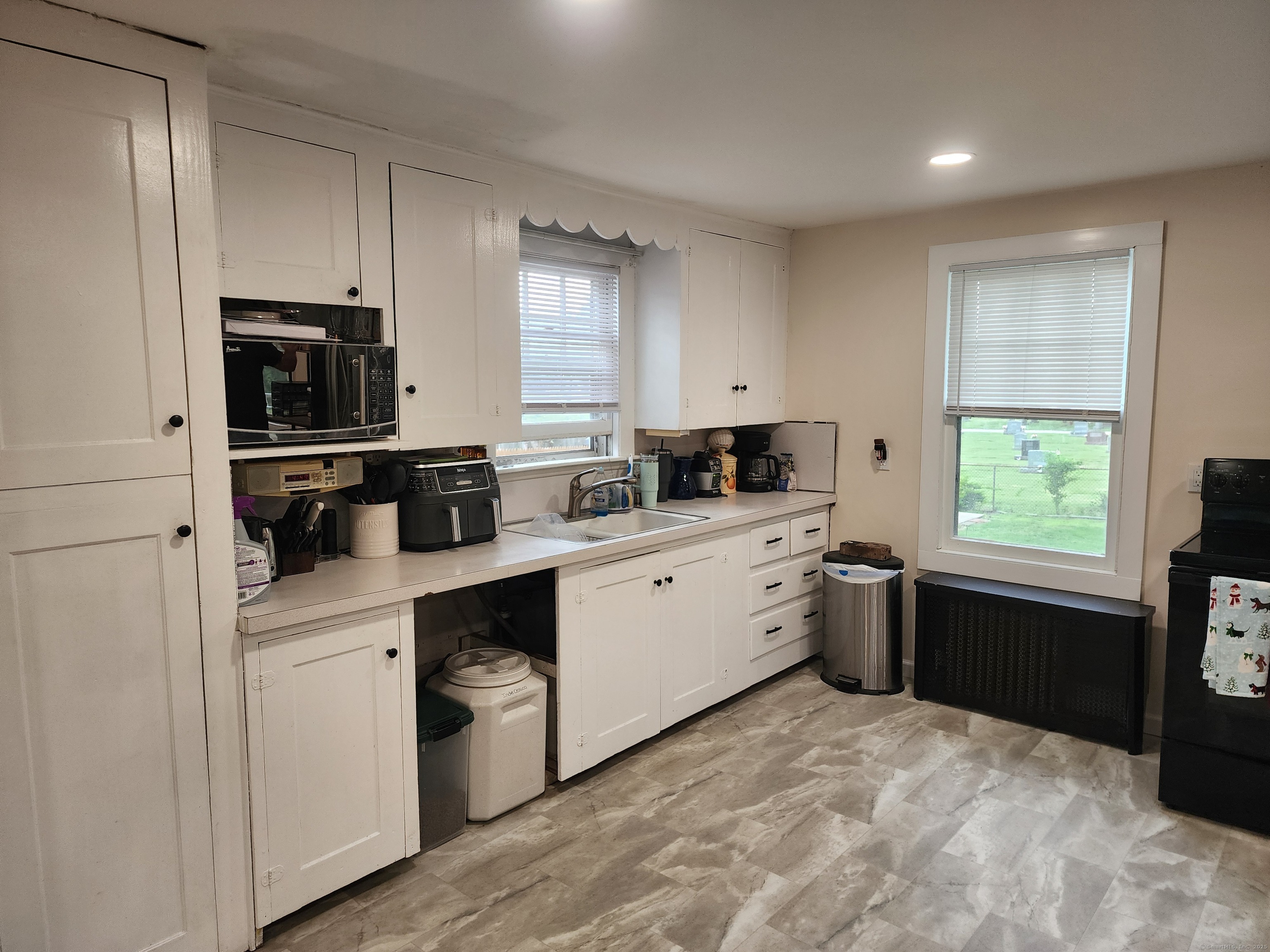 12 Flyers Drive, Norwich, Connecticut image 9