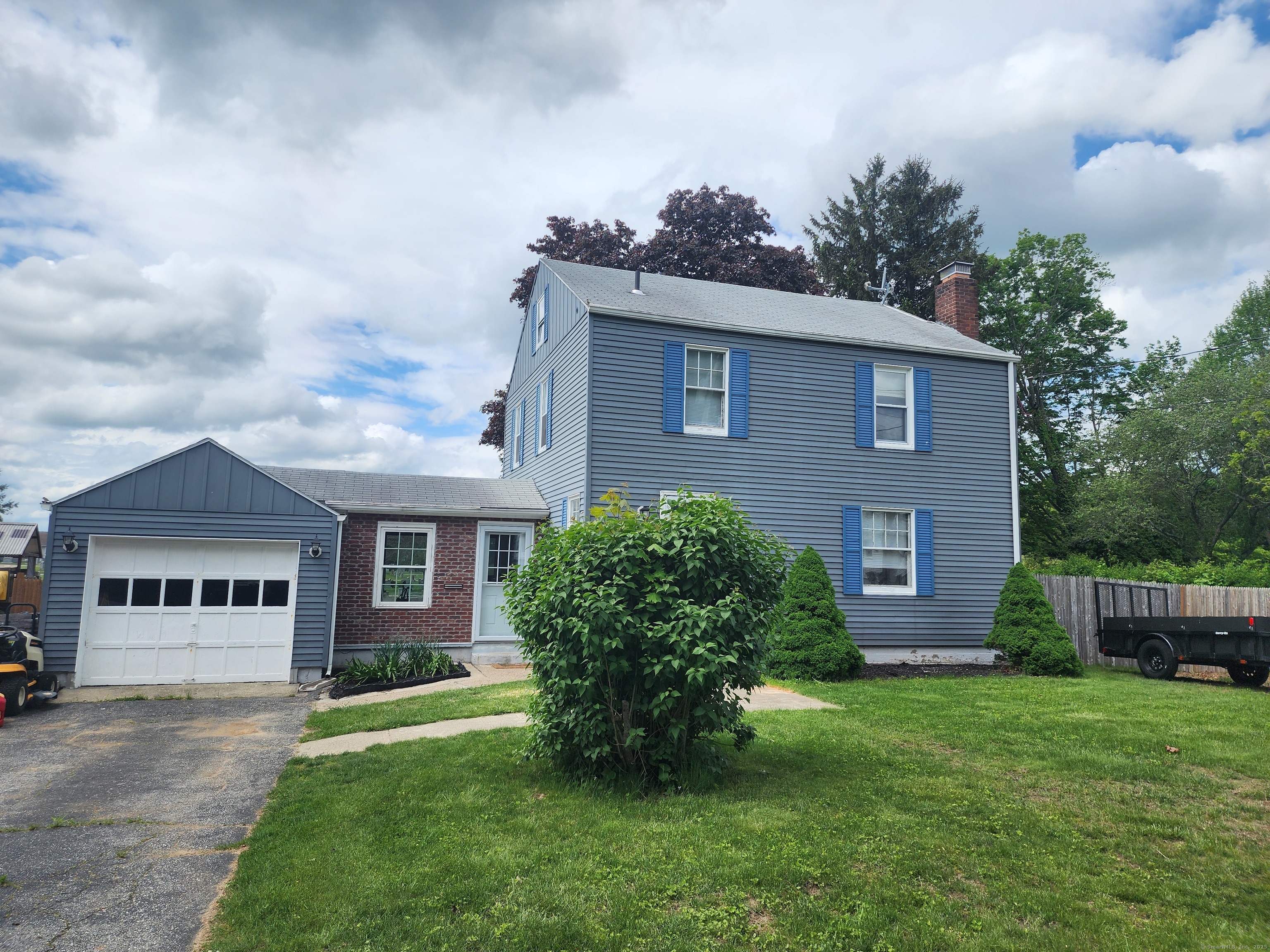 12 Flyers Drive, Norwich, Connecticut image 3