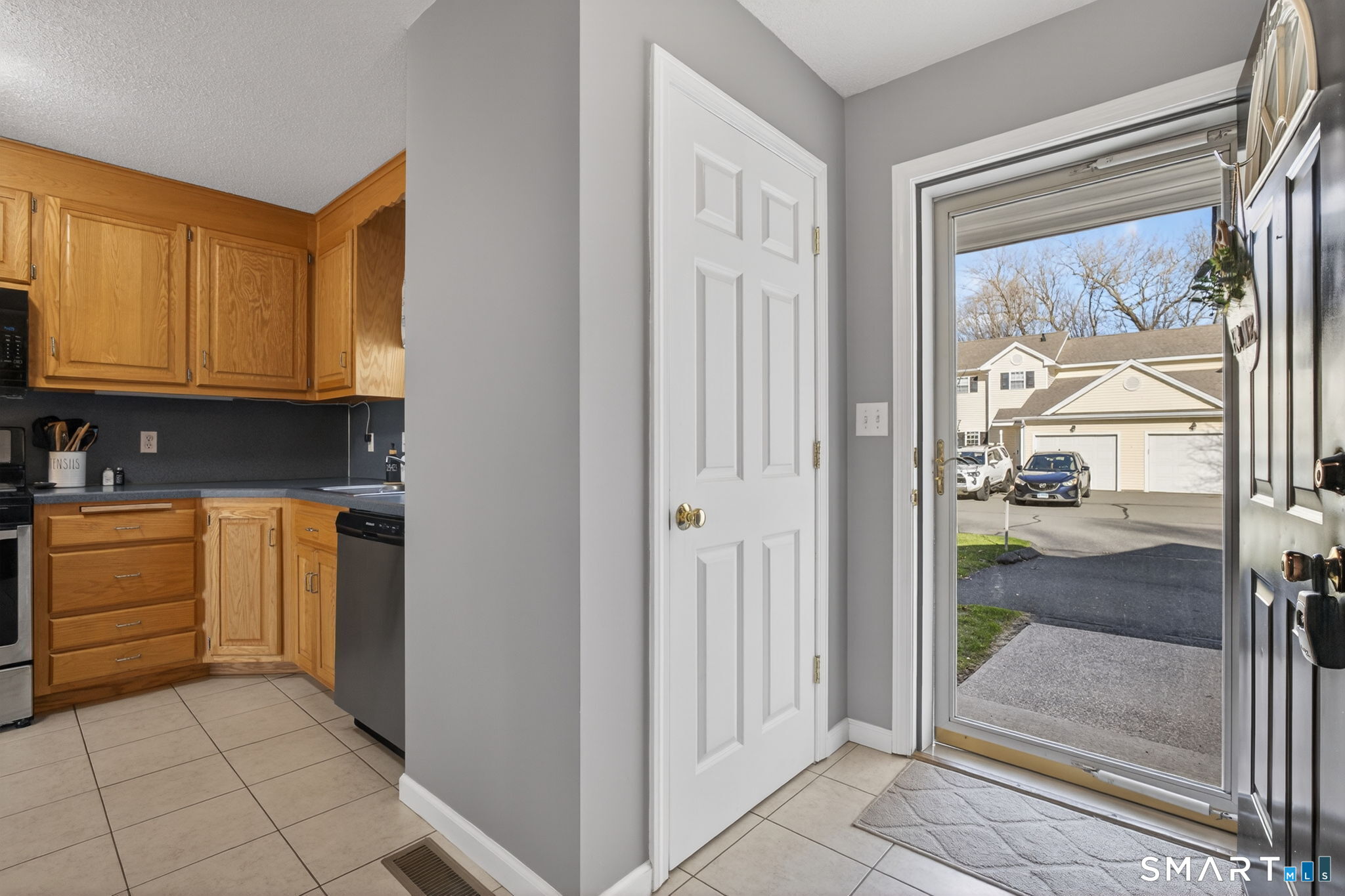 135 New Britain Avenue 5