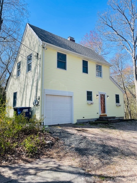 Rossi Avenue, Stonington, Connecticut - 3 Bedrooms  
2 Bathrooms  
7 Rooms - 