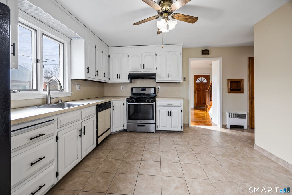 Photo of 235 Tracy Avenue, Waterbury, CT 06706 (MLS # 24147173)