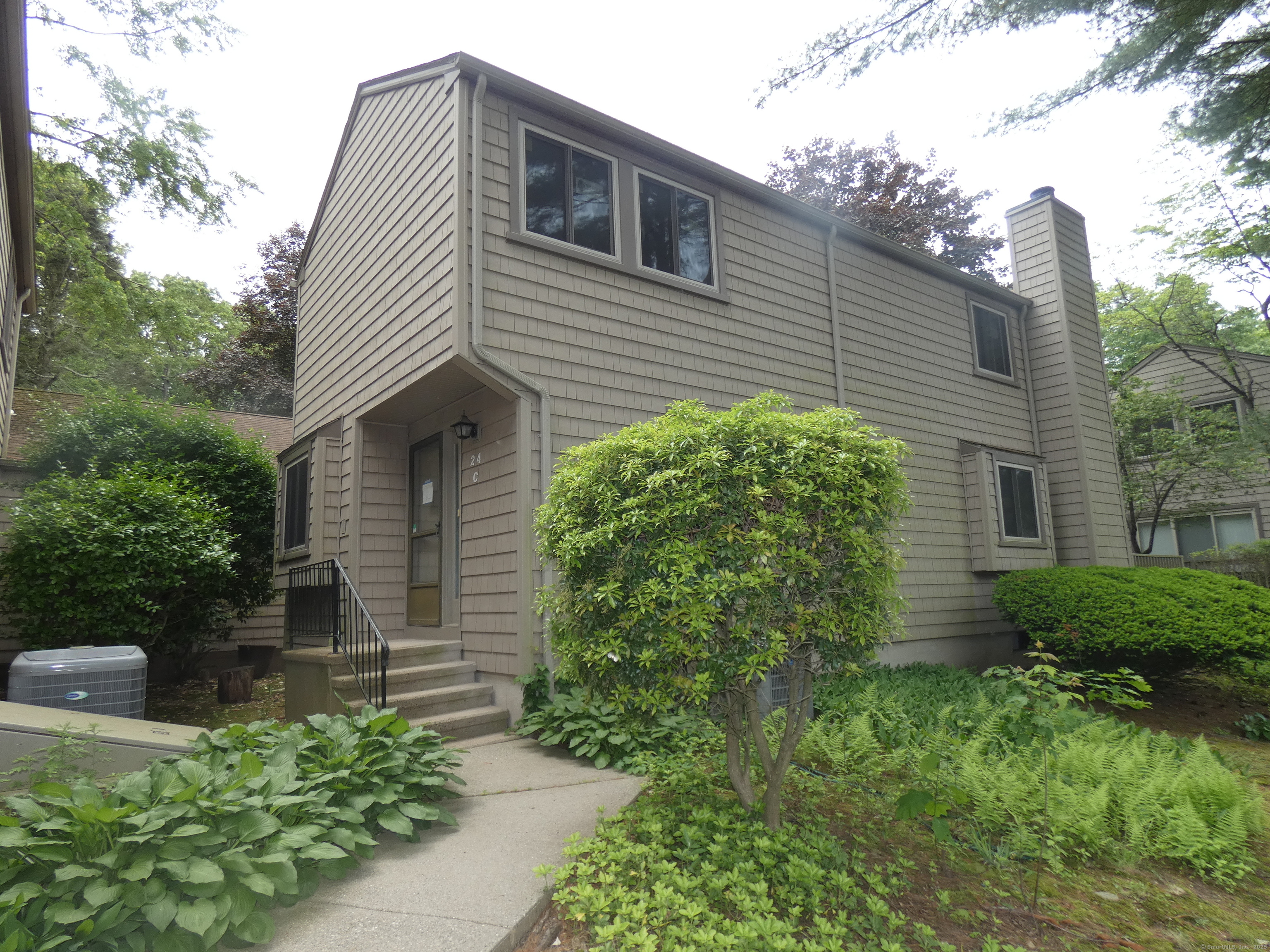Property for Sale at Happy Hollow Circle C, Stratford, Connecticut - Bedrooms: 2 
Bathrooms: 3 
Rooms: 5  - $229,000