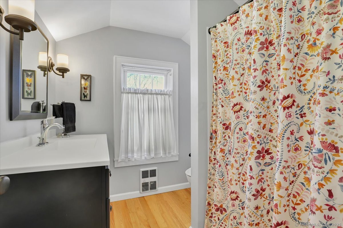 197 White Avenue, Middlebury, Connecticut image 25