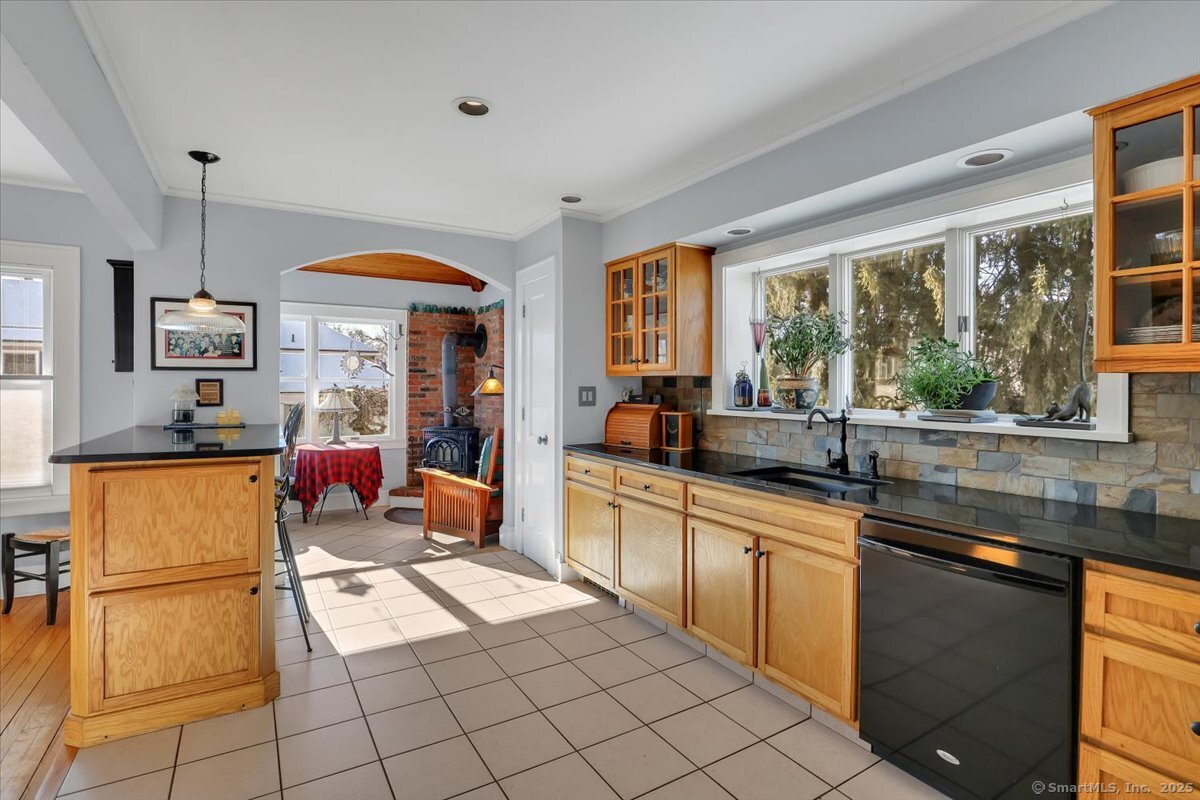 197 White Avenue, Middlebury, Connecticut image 13